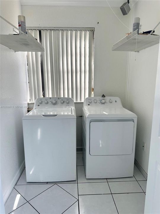 En Renta: $3,200 (3 camas, 2 baños, 2079 Pies cuadrados)