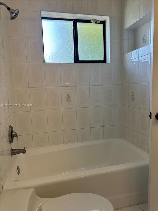 En Renta: $3,200 (3 camas, 2 baños, 2079 Pies cuadrados)