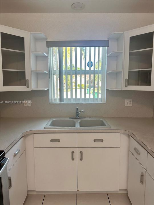 En Renta: $3,200 (3 camas, 2 baños, 2079 Pies cuadrados)