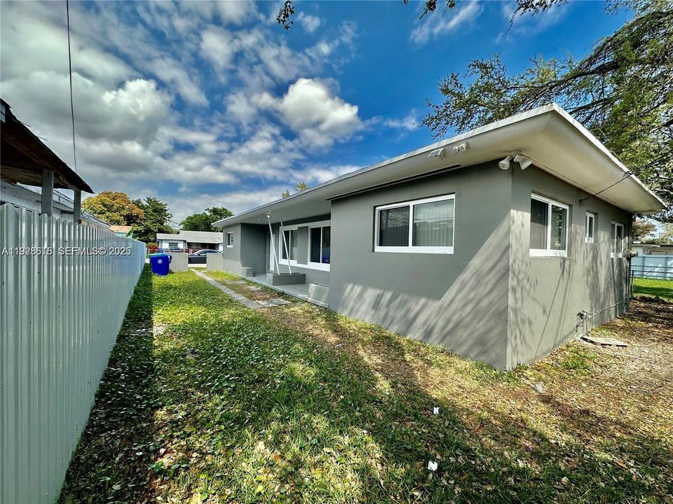 For Sale: $599,000 (0 beds, 0 baths, 1394 Square Feet)