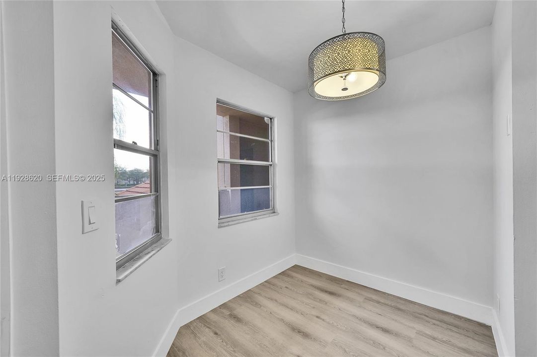 For Sale: $229,000 (2 beds, 2 baths, 1100 Square Feet)