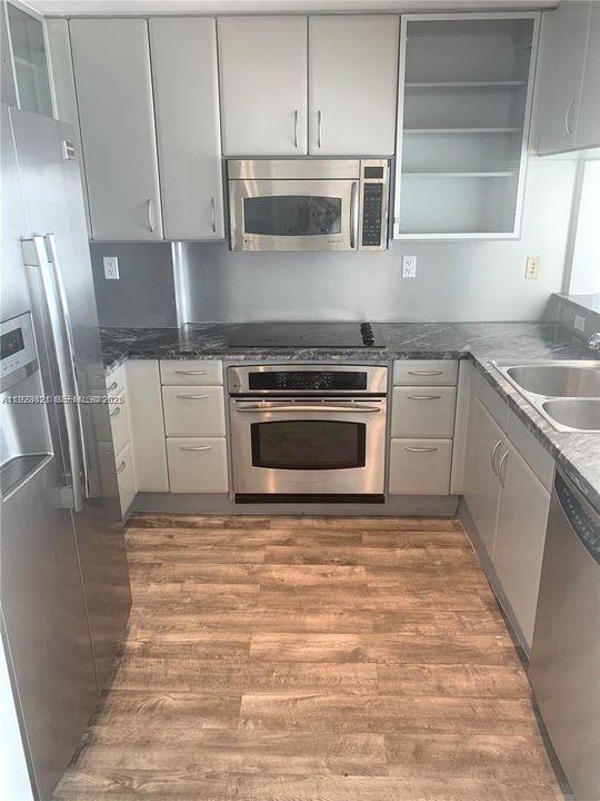 В аренду: $5,000 (1 спален, 1 ванн, 777 Квадратных фут)