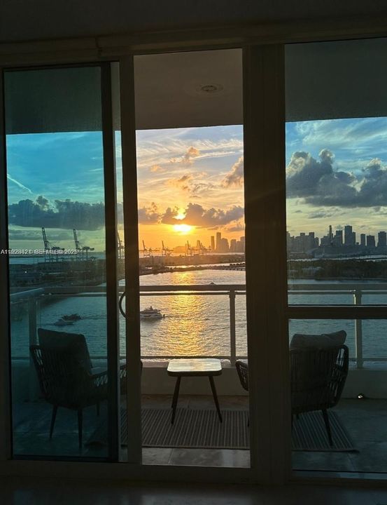 В аренду: $5,000 (1 спален, 1 ванн, 777 Квадратных фут)