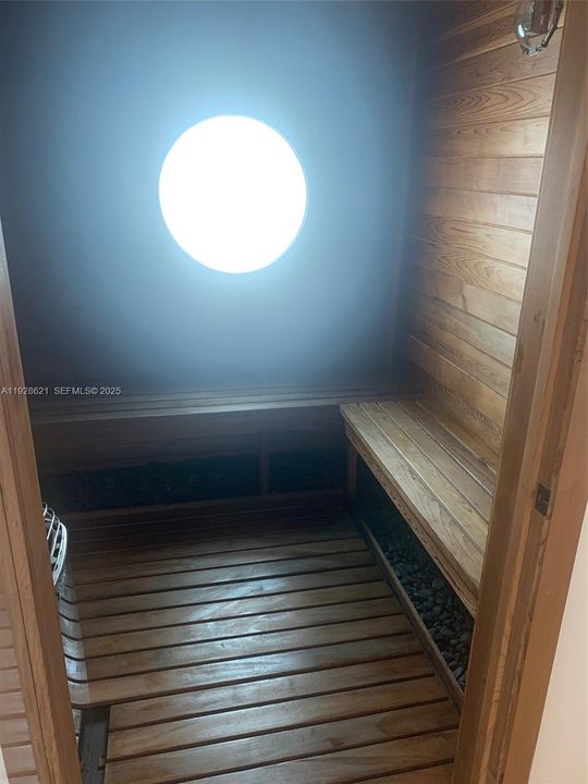 В аренду: $5,000 (1 спален, 1 ванн, 777 Квадратных фут)