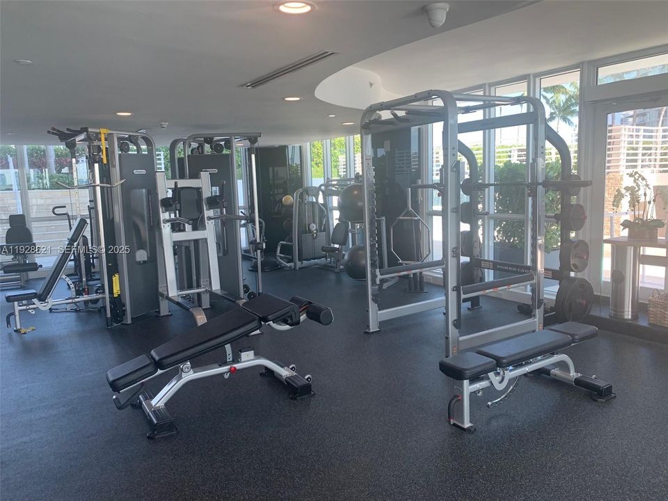 В аренду: $5,000 (1 спален, 1 ванн, 777 Квадратных фут)