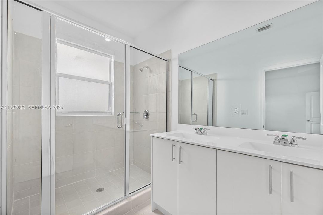 For Rent: $3,300 (4 beds, 2 baths, 0 Square Feet)