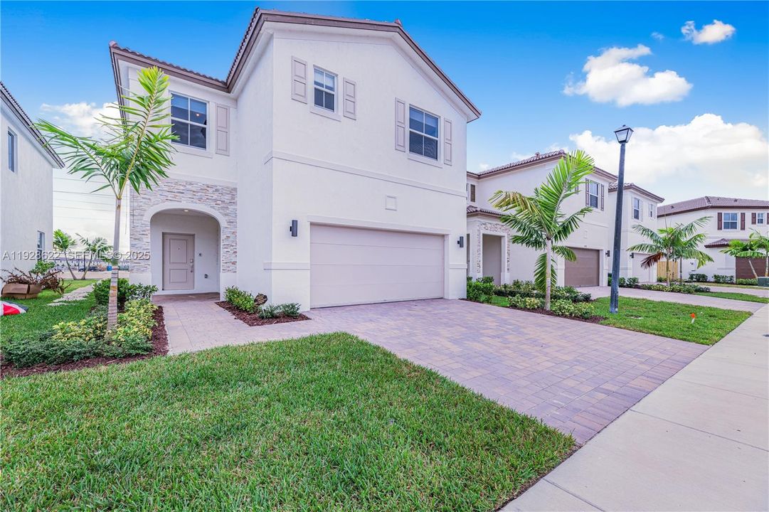 For Rent: $3,300 (4 beds, 2 baths, 0 Square Feet)