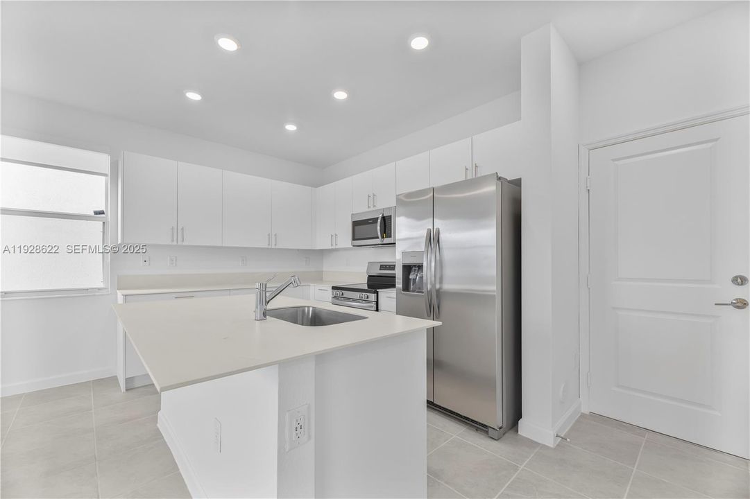 For Rent: $3,300 (4 beds, 2 baths, 0 Square Feet)