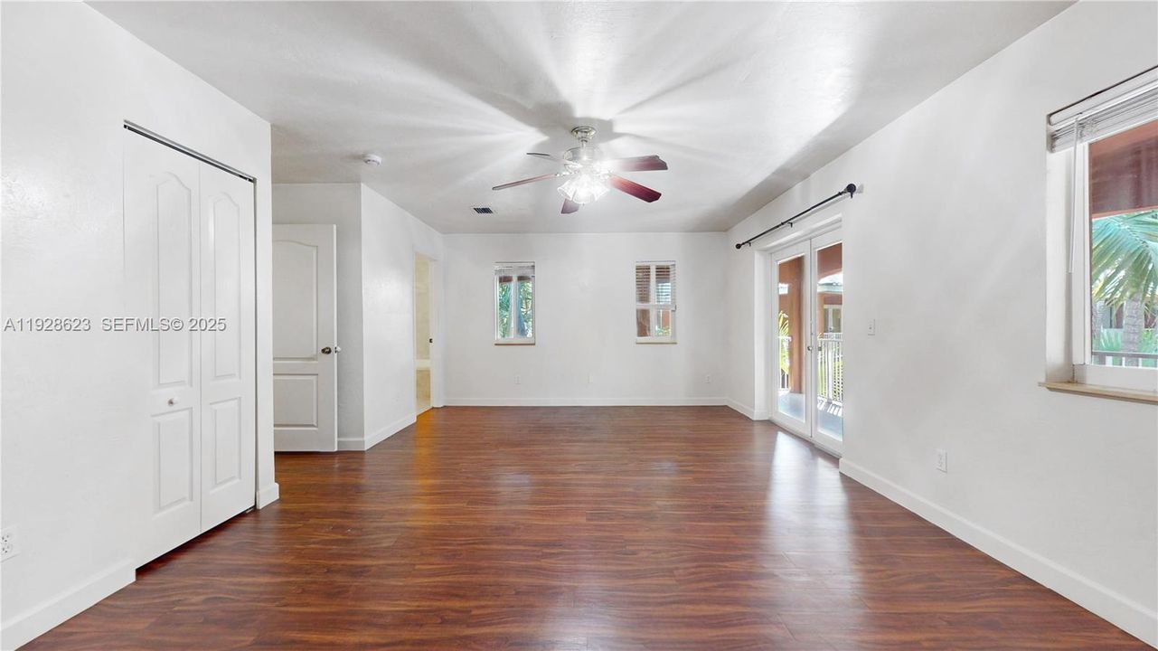 出租: $3,800 (3 贝兹, 2 浴室, 2262 平方英尺)