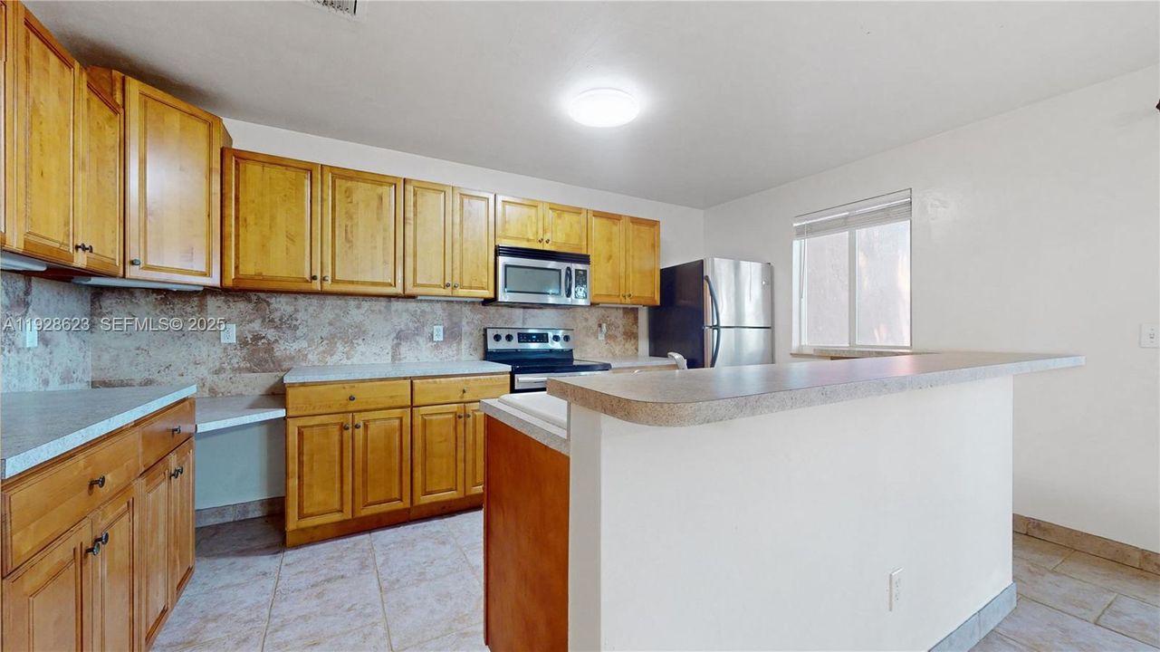 出租: $3,800 (3 贝兹, 2 浴室, 2262 平方英尺)