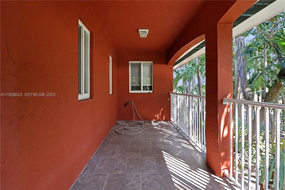 出租: $3,800 (3 贝兹, 2 浴室, 2262 平方英尺)