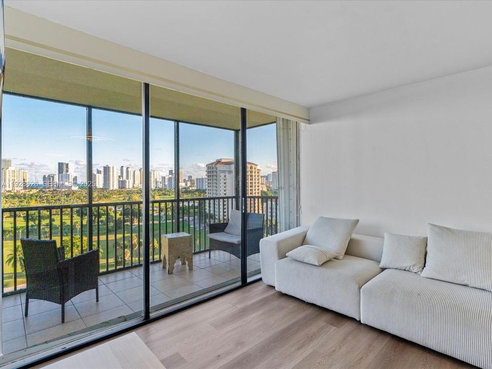 В аренду: $2,750 (2 спален, 2 ванн, 1157 Квадратных фут)