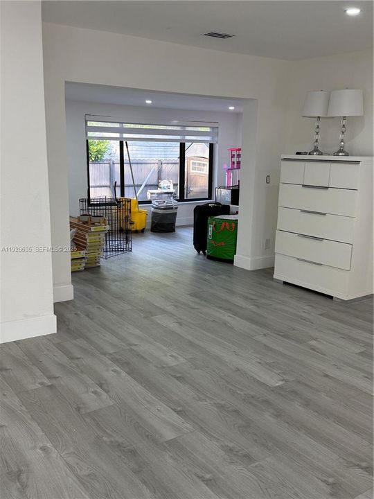 В аренду: $3,500 (3 спален, 2 ванн, 1769 Квадратных фут)