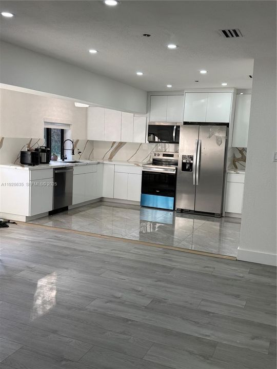 В аренду: $3,500 (3 спален, 2 ванн, 1769 Квадратных фут)