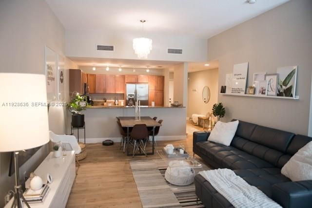 На продажу: $407,000 (1 спален, 1 ванн, 1142 Квадратных фут)