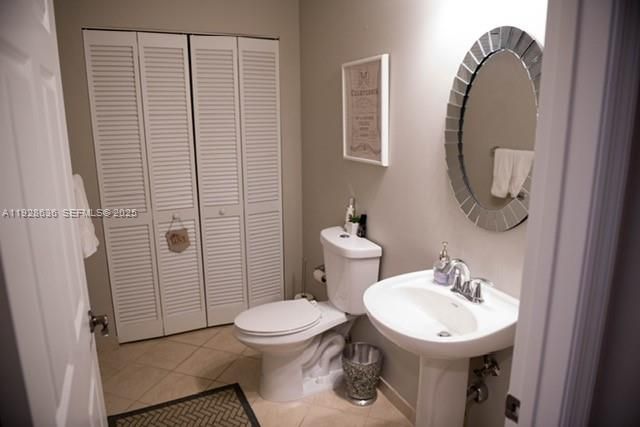 Half bathroom + laundry downstrairs