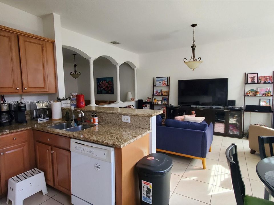 For Rent: $3,500 (3 beds, 2 baths, 1854 Square Feet)