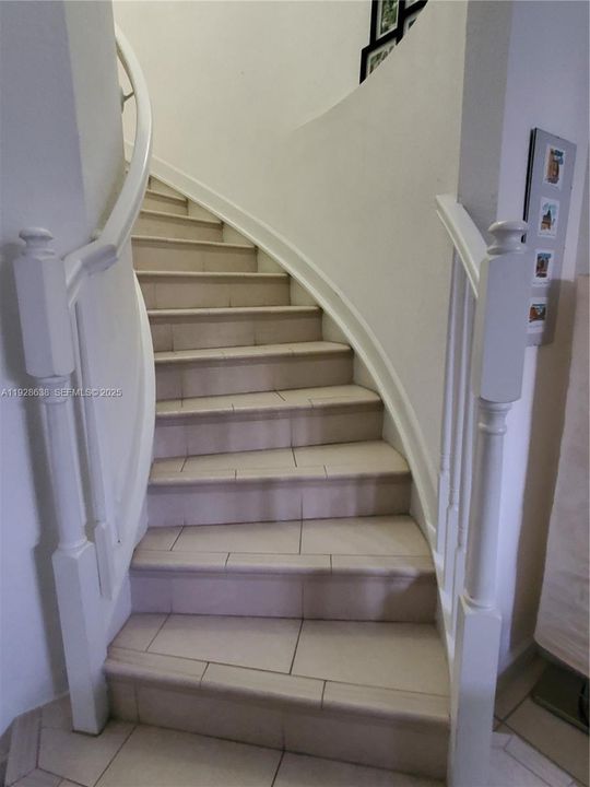 For Rent: $3,500 (3 beds, 2 baths, 1854 Square Feet)