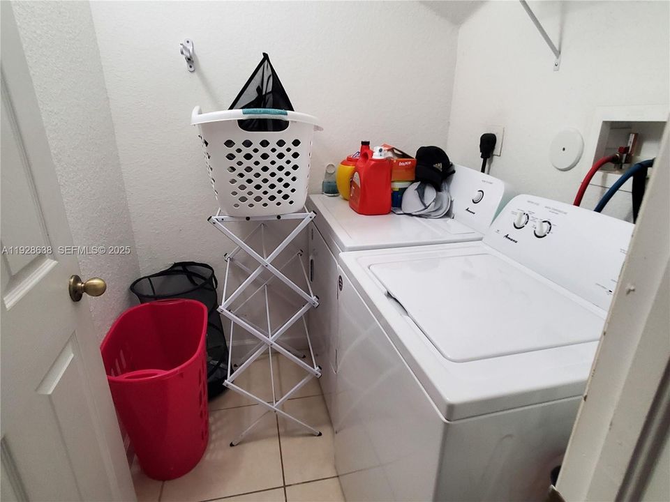 For Rent: $3,500 (3 beds, 2 baths, 1854 Square Feet)