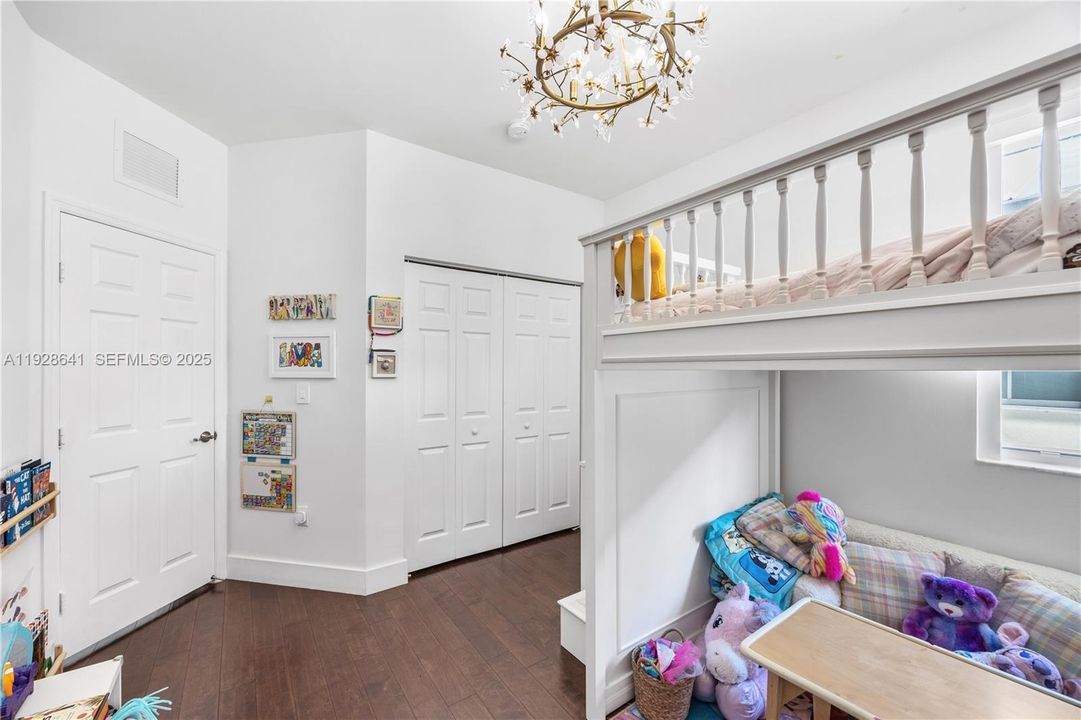 For Rent: $7,000 (5 beds, 5 baths, 3160 Square Feet)