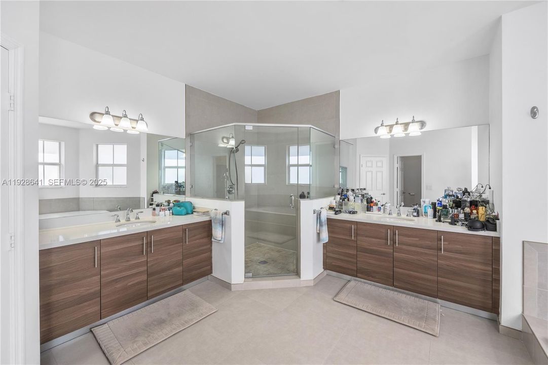 For Rent: $7,000 (5 beds, 5 baths, 3160 Square Feet)