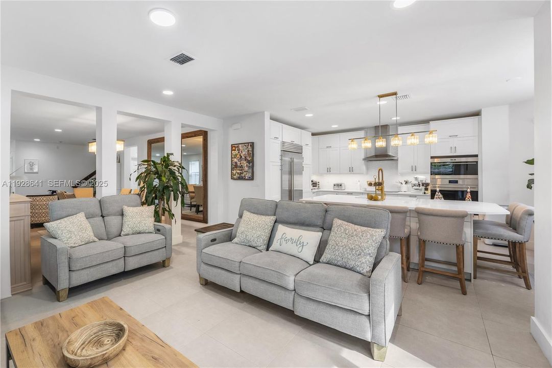 For Rent: $7,000 (5 beds, 5 baths, 3160 Square Feet)