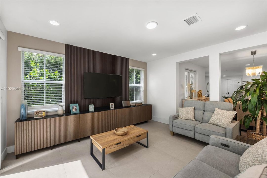 For Rent: $7,000 (5 beds, 5 baths, 3160 Square Feet)