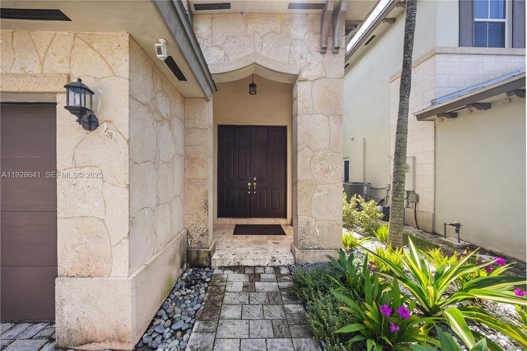 For Rent: $7,000 (5 beds, 5 baths, 3160 Square Feet)