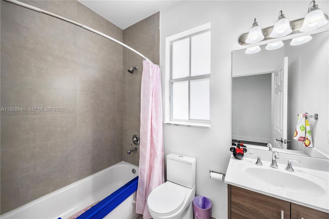 For Rent: $7,000 (5 beds, 5 baths, 3160 Square Feet)