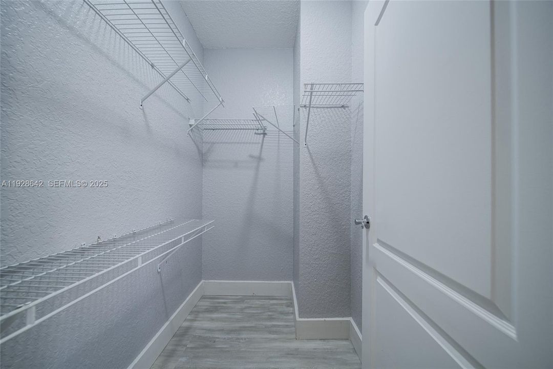 В аренду: $4,000 (2 спален, 2 ванн, 1180 Квадратных фут)