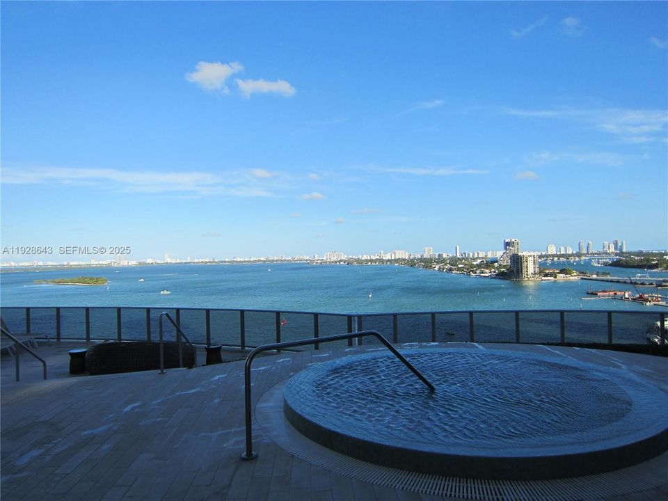 В аренду: $3,650 (1 спален, 1 ванн, 745 Квадратных фут)