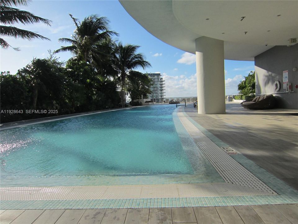 В аренду: $3,650 (1 спален, 1 ванн, 745 Квадратных фут)