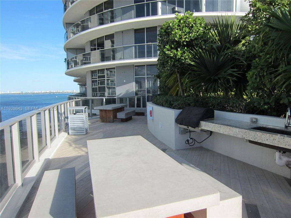 В аренду: $3,650 (1 спален, 1 ванн, 745 Квадратных фут)