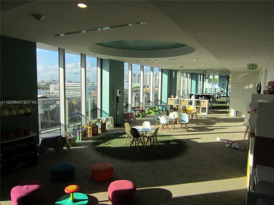 В аренду: $3,650 (1 спален, 1 ванн, 745 Квадратных фут)