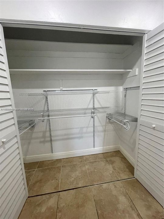 В аренду: $2,200 (2 спален, 1 ванн, 805 Квадратных фут)