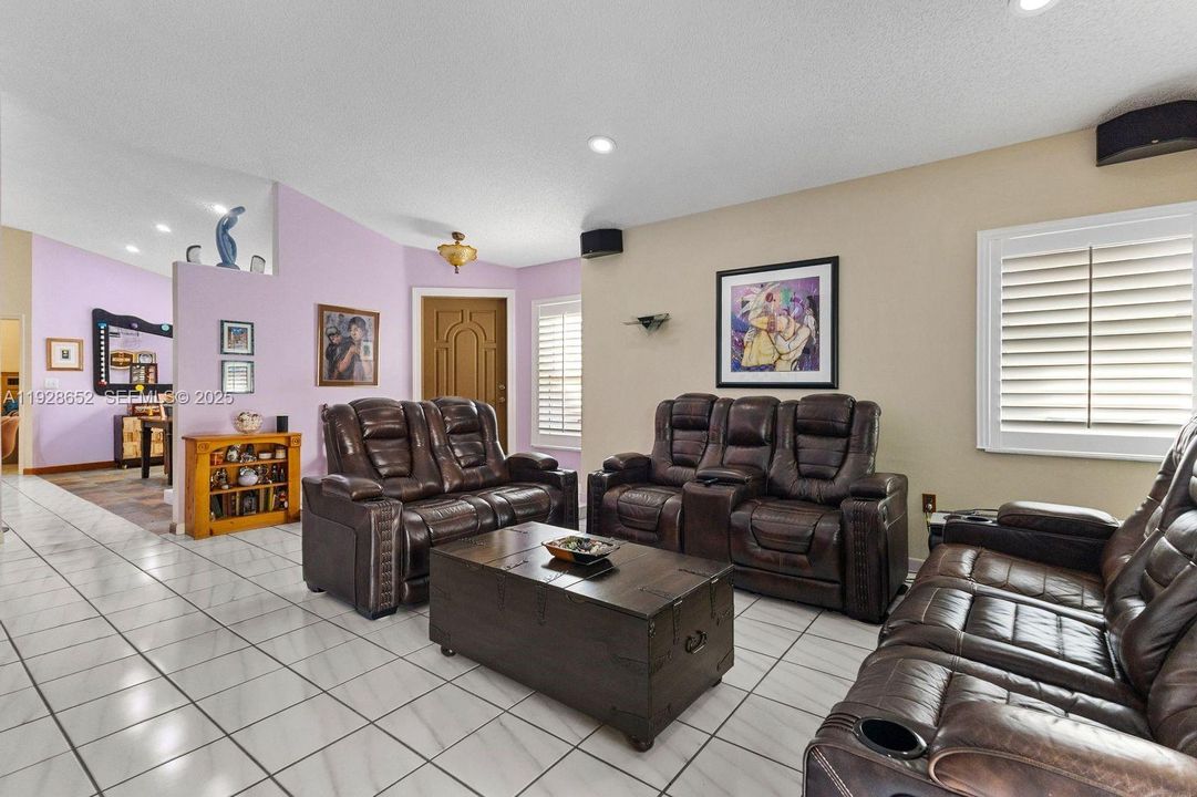 For Sale: $649,000 (3 beds, 2 baths, 1595 Square Feet)