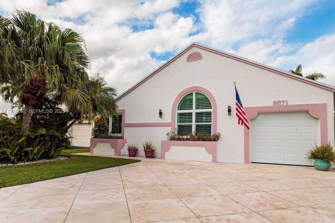 For Sale: $649,000 (3 beds, 2 baths, 1595 Square Feet)