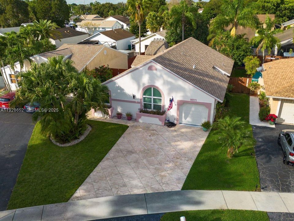 For Sale: $649,000 (3 beds, 2 baths, 1595 Square Feet)