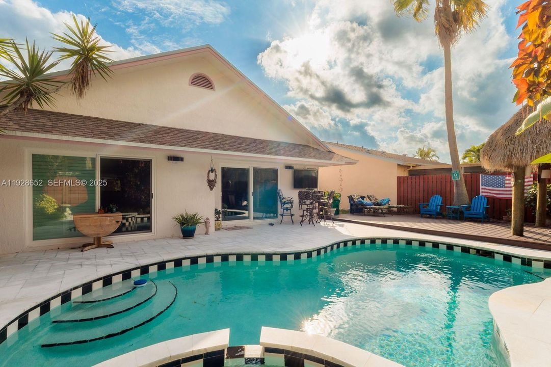 For Sale: $649,000 (3 beds, 2 baths, 1595 Square Feet)