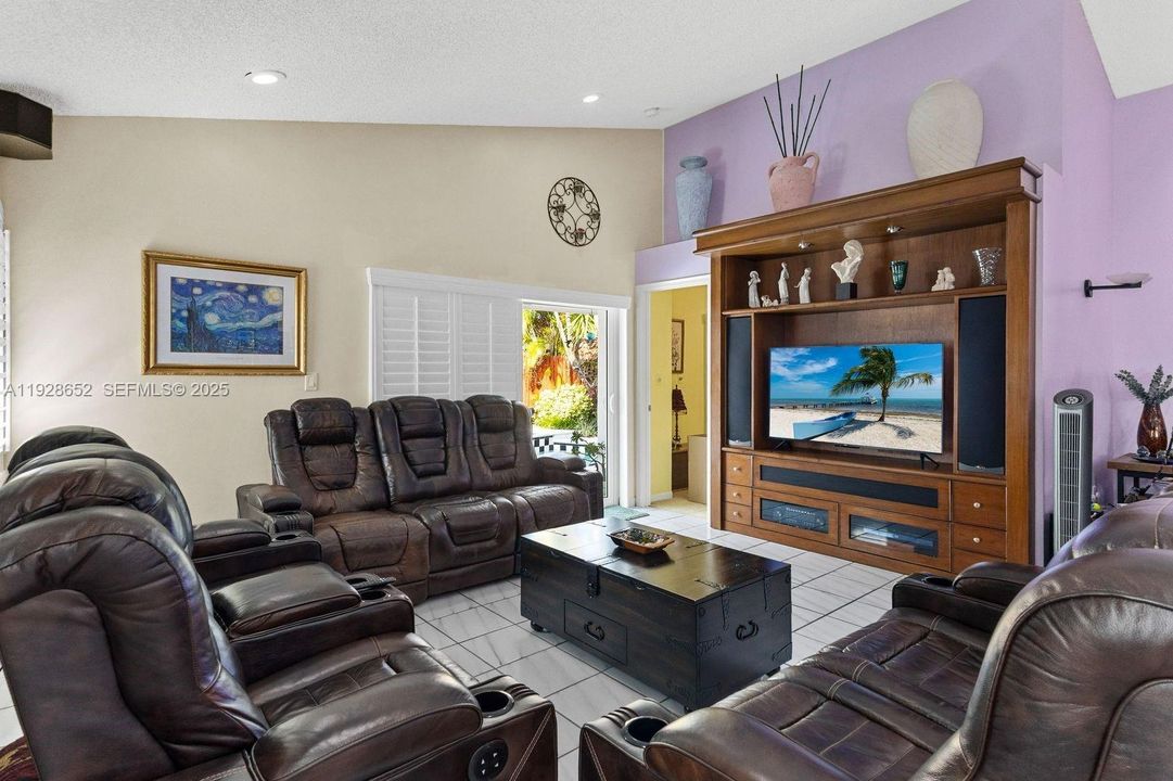 For Sale: $649,000 (3 beds, 2 baths, 1595 Square Feet)