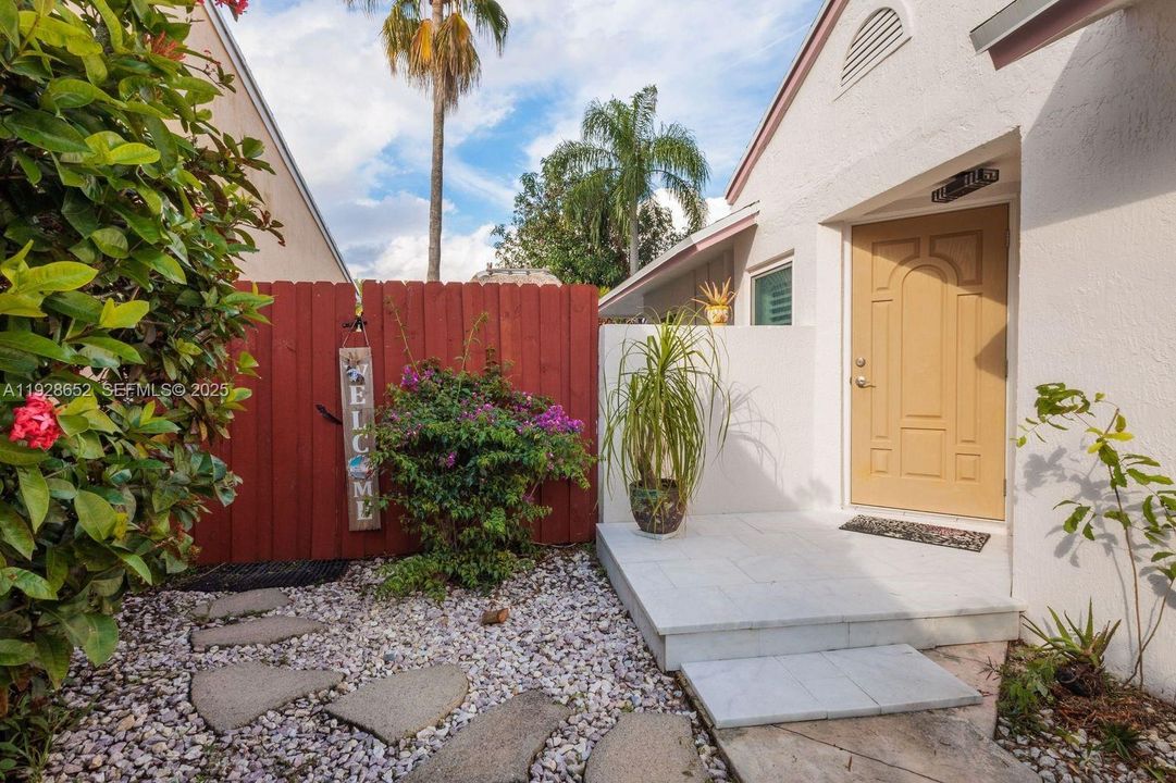 For Sale: $649,000 (3 beds, 2 baths, 1595 Square Feet)