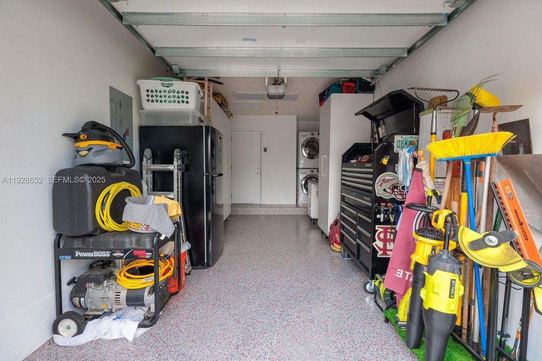 For Sale: $649,000 (3 beds, 2 baths, 1595 Square Feet)