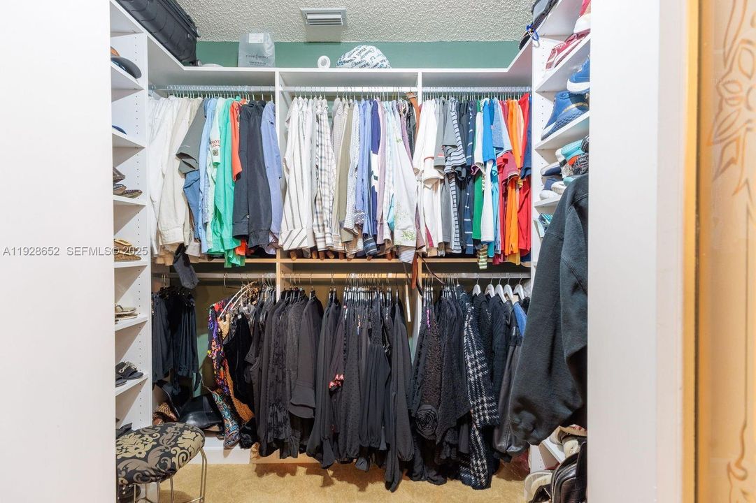 For Sale: $649,000 (3 beds, 2 baths, 1595 Square Feet)