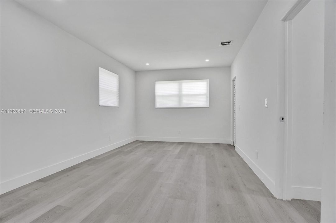 На продажу: $799,999 (4 спален, 3 ванн, 1368 Квадратных фут)