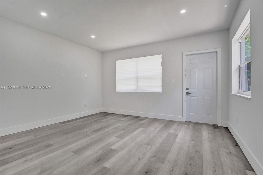 На продажу: $799,999 (4 спален, 3 ванн, 1368 Квадратных фут)