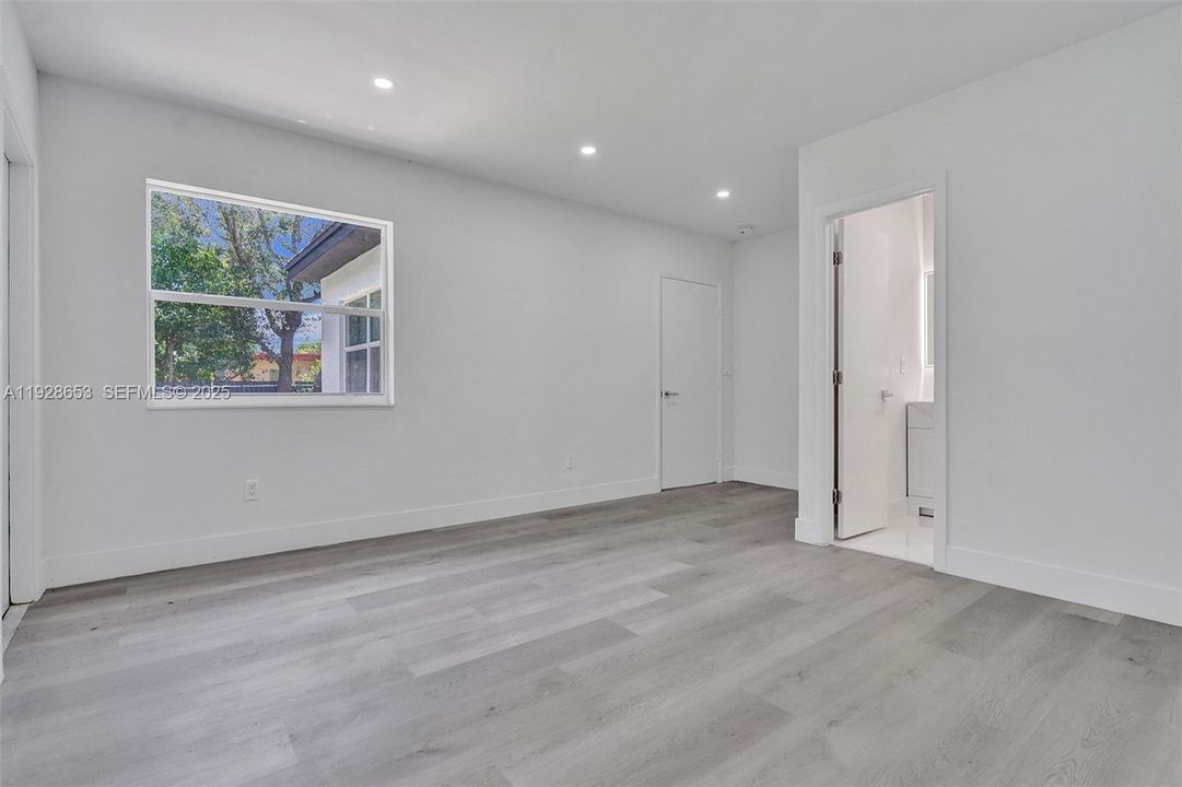 На продажу: $799,999 (4 спален, 3 ванн, 1368 Квадратных фут)