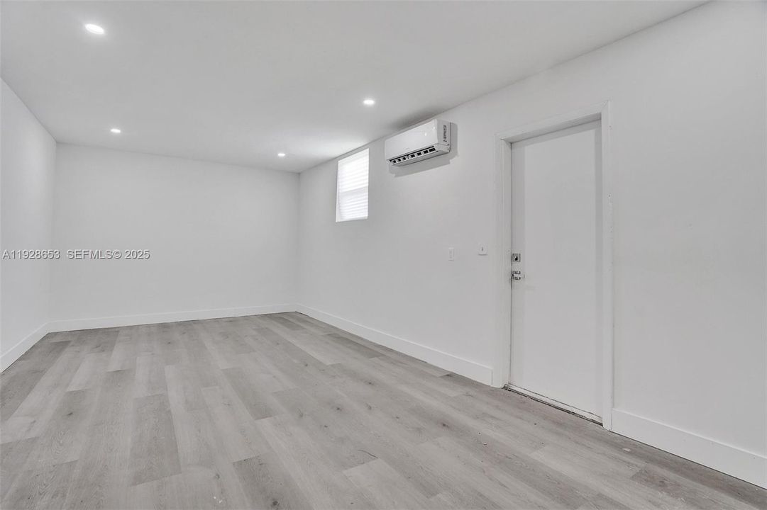 На продажу: $799,999 (4 спален, 3 ванн, 1368 Квадратных фут)