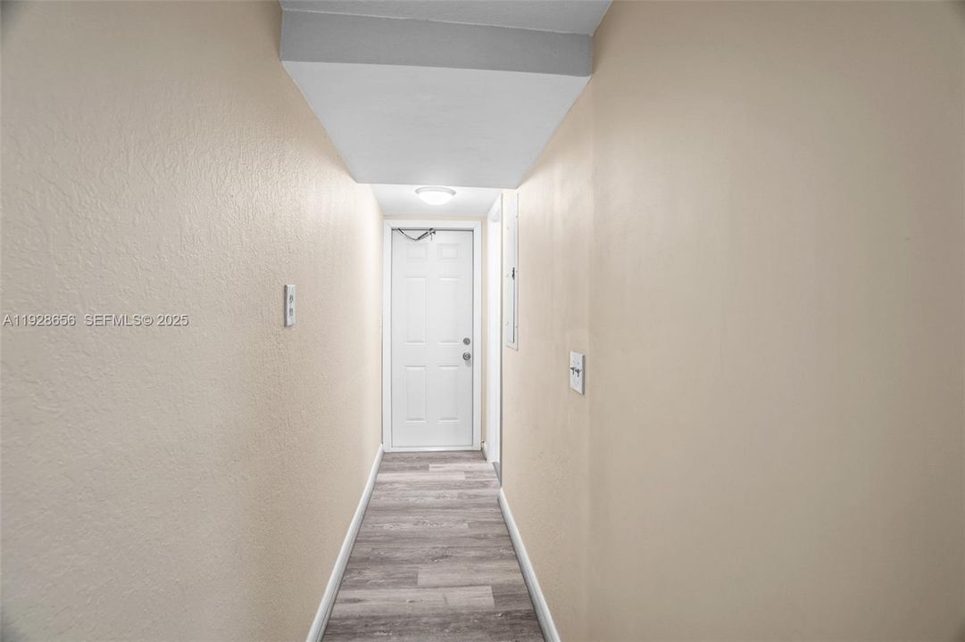 В аренду: $2,400 (2 спален, 1 ванн, 1323 Квадратных фут)