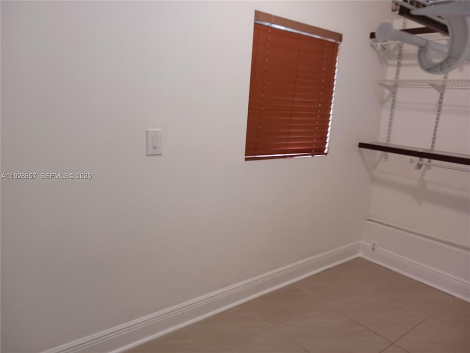 На продажу: $1,600,000 (0 спален, 0 ванн, 2073 Квадратных фут)