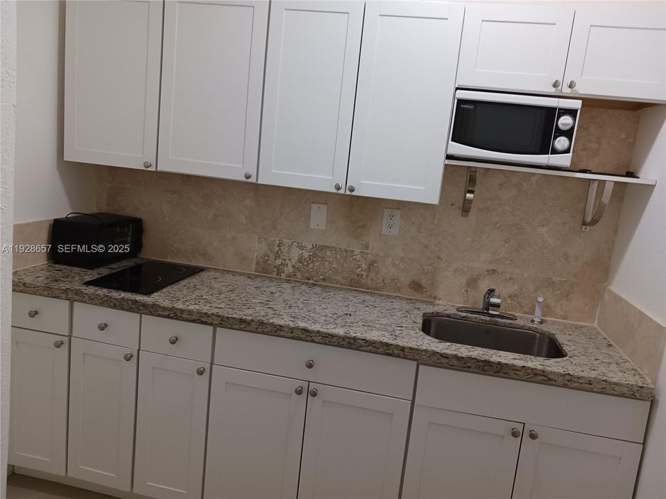 На продажу: $1,600,000 (0 спален, 0 ванн, 2073 Квадратных фут)